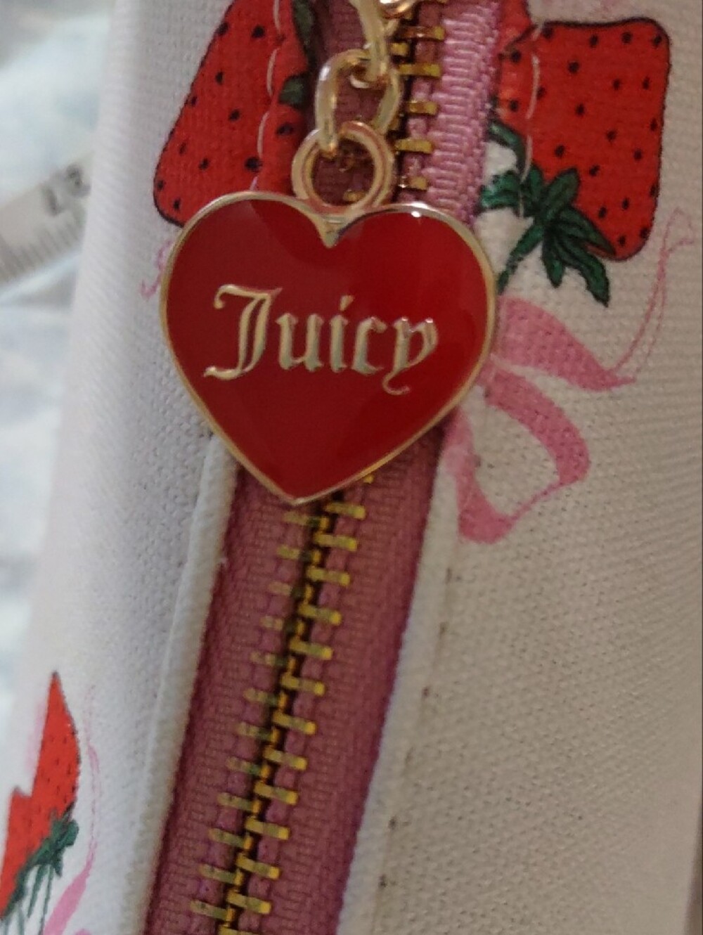 Juicy Couture Strawberry Festival Shoulder Bag Bow Cream Multi NWT Bunny Charm. - Picture 6 of 11